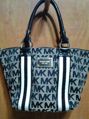 Michael Kors Black Signature Tote